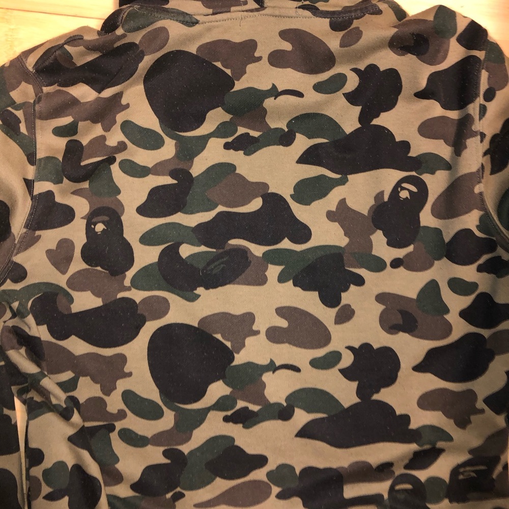 Green bape pullover! - Picture 2 of 5